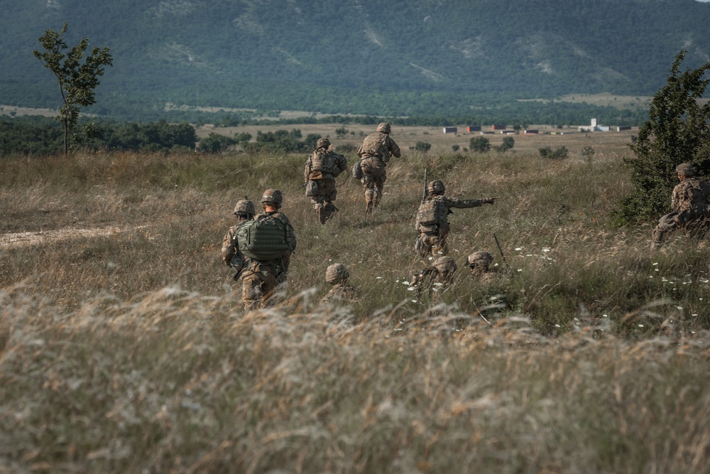 2CR Soldiers advance to a fire position during Saber Guardian 21