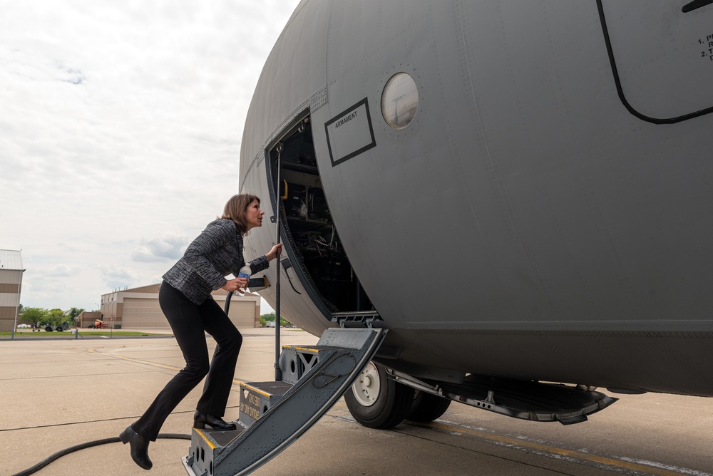 Rep. Cheri Bustos job shadows C-130H Hercules aircrew at Illinois Air National Guard wing