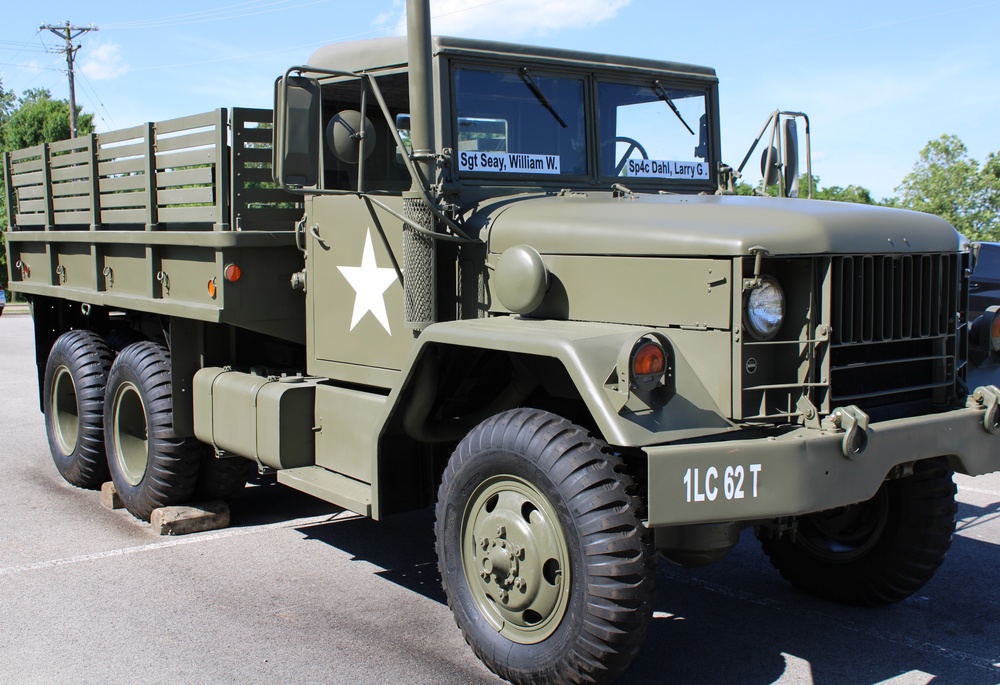 1st TSC cuts ribbon on M35A2 truck display; honors heroes from Vietnam War
