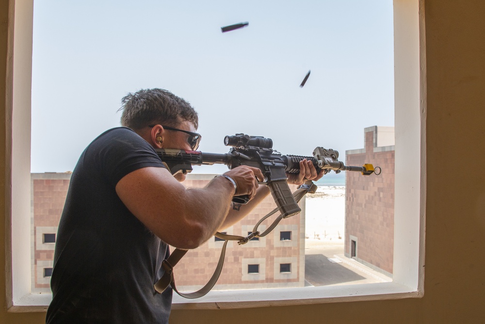 15th MEU Marines conduct TRAP and QRF training