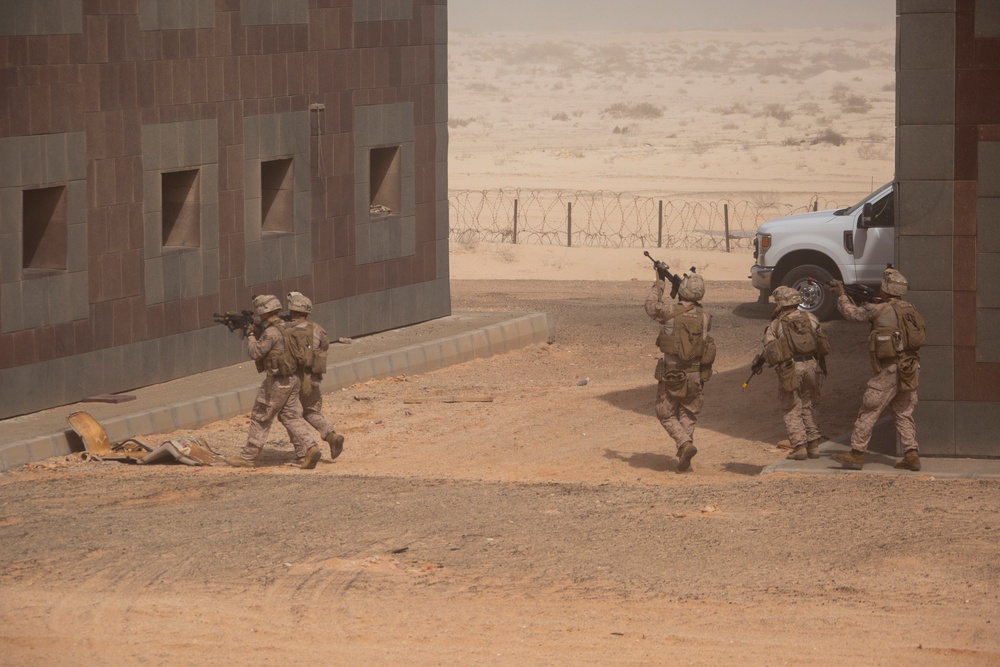 15th MEU Marines conduct TRAP and QRF training