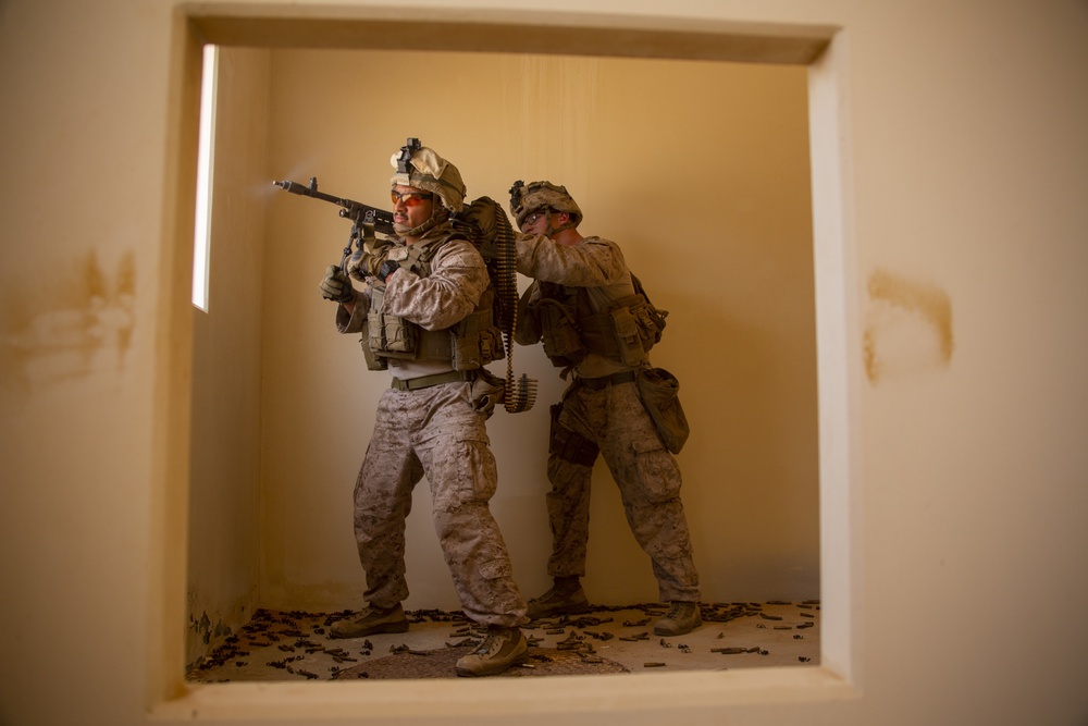 15th MEU Marines conduct TRAP and QRF training