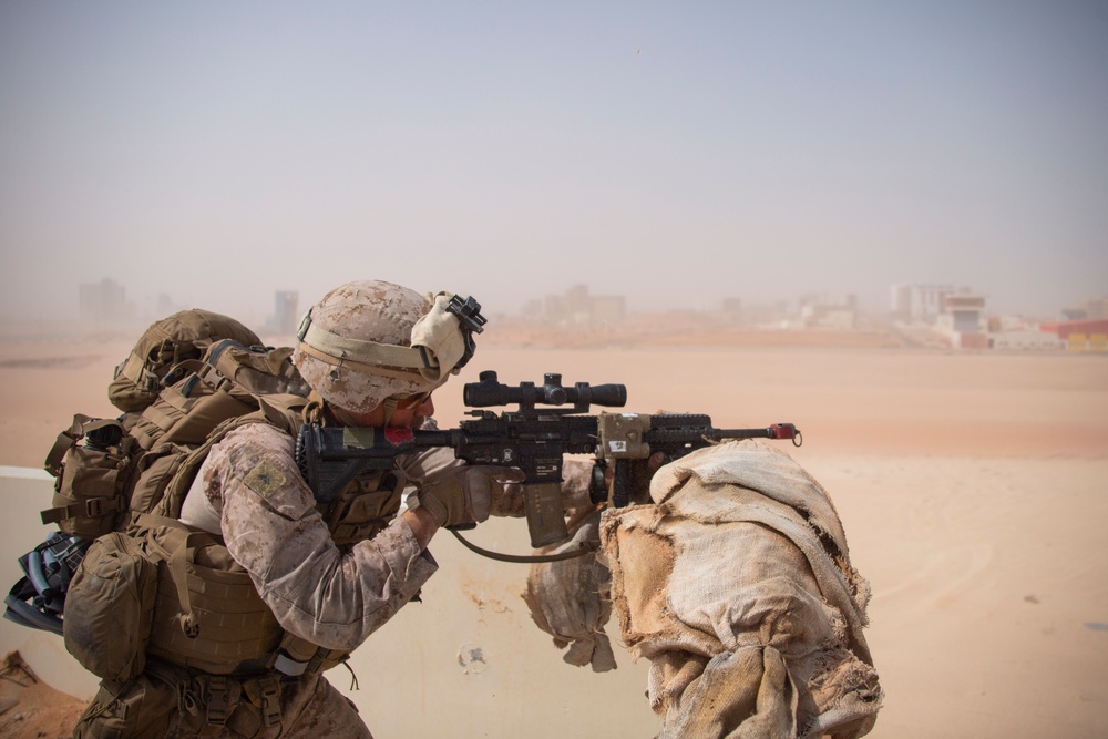 15th MEU Marines conduct TRAP and QRF training