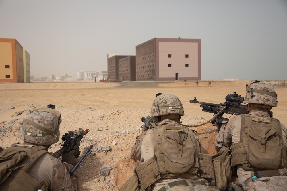 15th MEU Marines conduct TRAP and QRF training