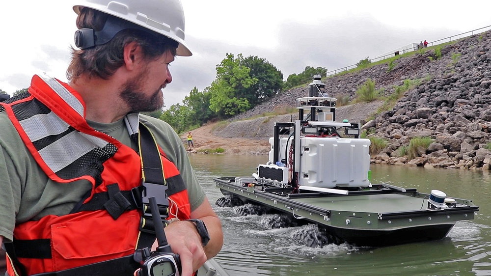 Army Research Engineers Test DamBot at Fort Worth District Lake