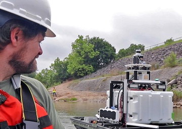 Army Research Engineers Test DamBot at Fort Worth District Lake