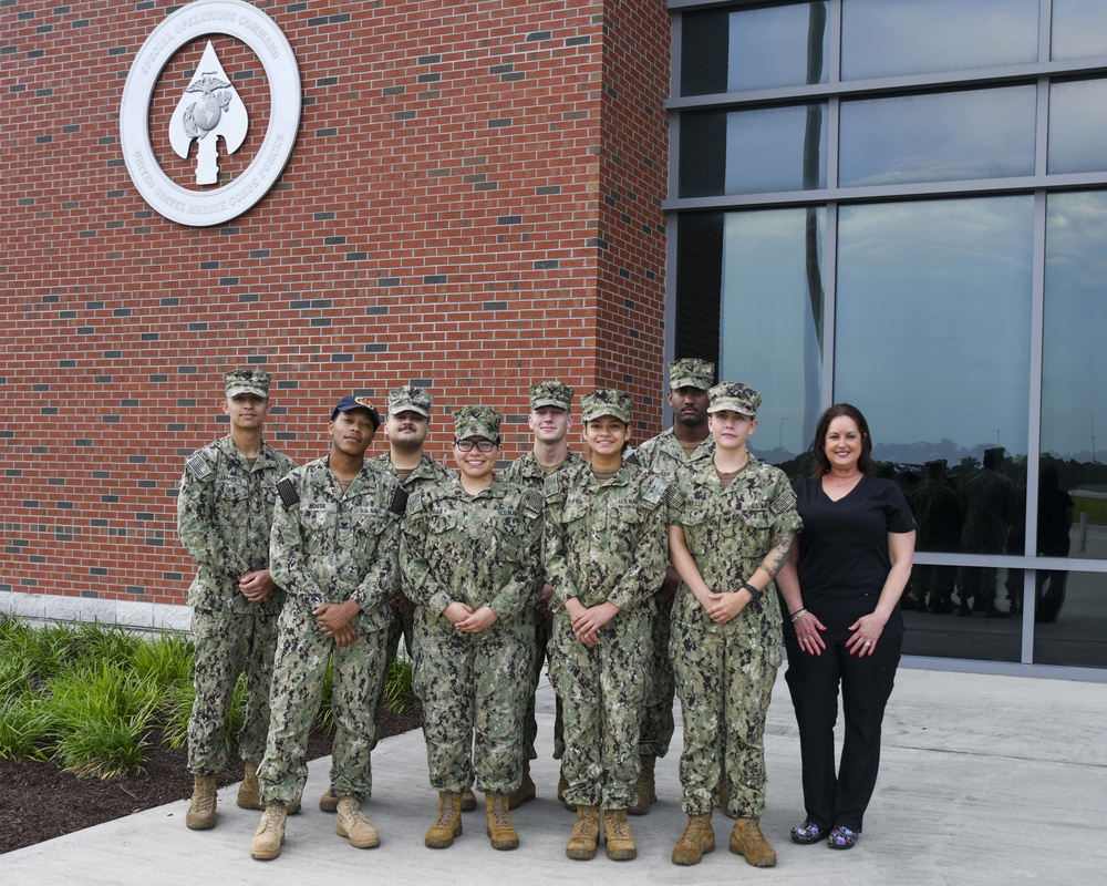 NMCCL Tiger Teams take vaccine to Marines, Sailors