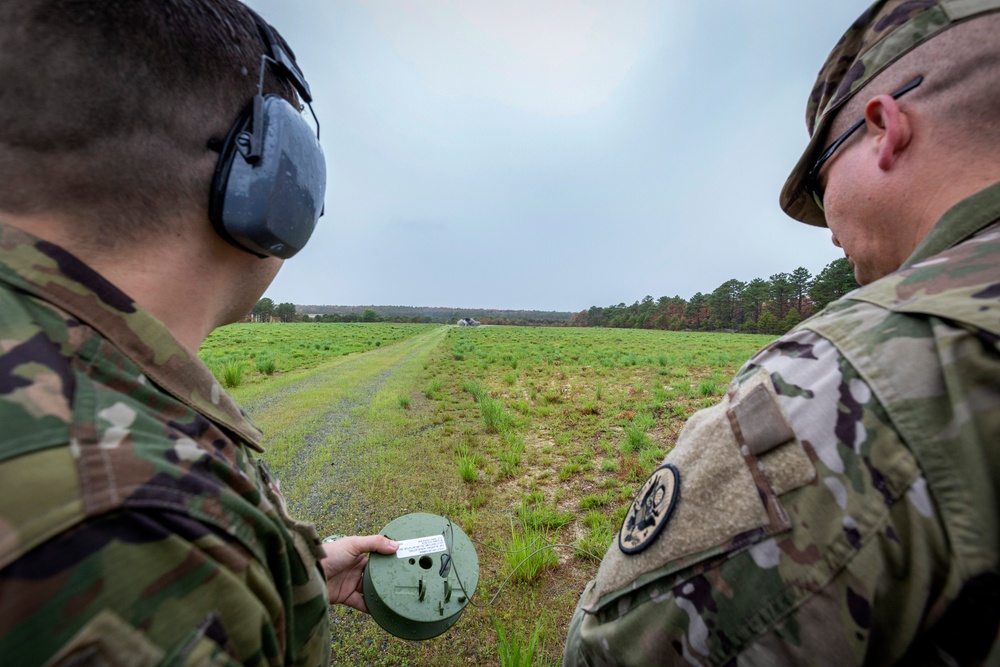 177th EOD trains 21st WMD-CST