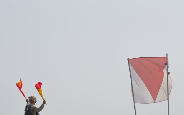 15th MEU Marines, Sailors land in LCACs for training ashore