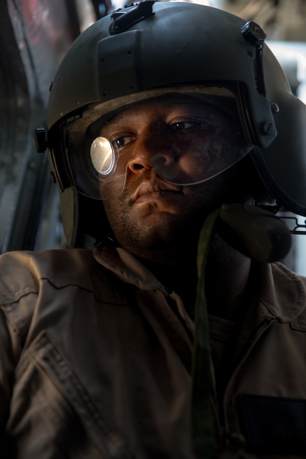 15th MEU Marines, Sailors land in LCACs for training ashore