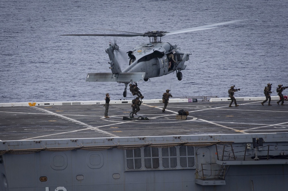 US Marines conduct a Maritime Interdiction Operation training exercise