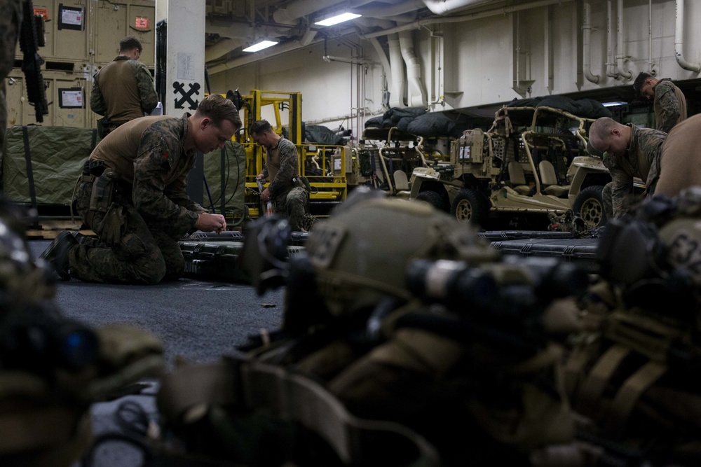 US Marines conduct a Maritime Interdiction Operation training exercise