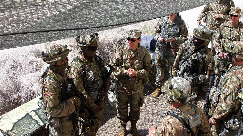 Chief of the Army Reserve visits Army Reserve medical Soldiers at Global Medic