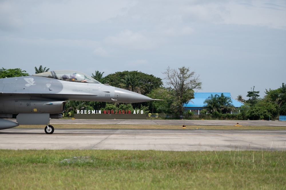 35th Fighter Wing F-16 Fighting Falcons Arrive in Indonesia