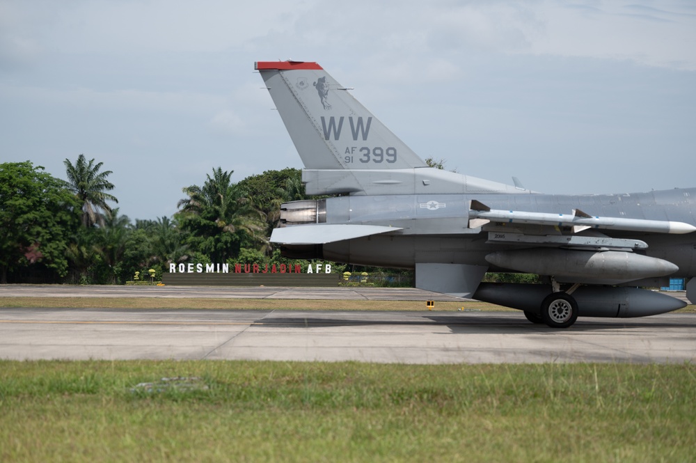 35th Fighter Wing F-16 Fighting Falcons Arrive in Indonesia