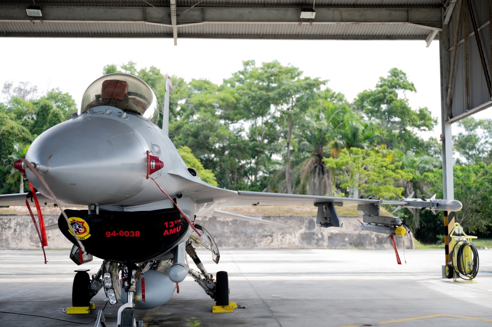 35th Fighter Wing F-16 Fighting Falcons Arrive in Indonesia