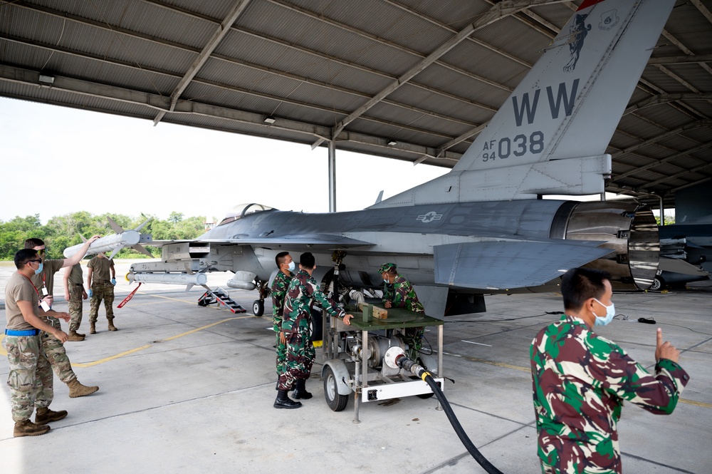 35th Fighter Wing F-16 Fighting Falcons Arrive in Indonesia