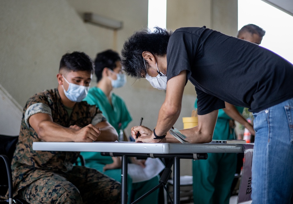 MLCs aboard Camp Smedley D. Butler receive COVID-19 vaccine