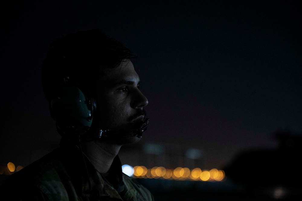 40th EAS conducts USCENTCOM Passenger Transport Ops