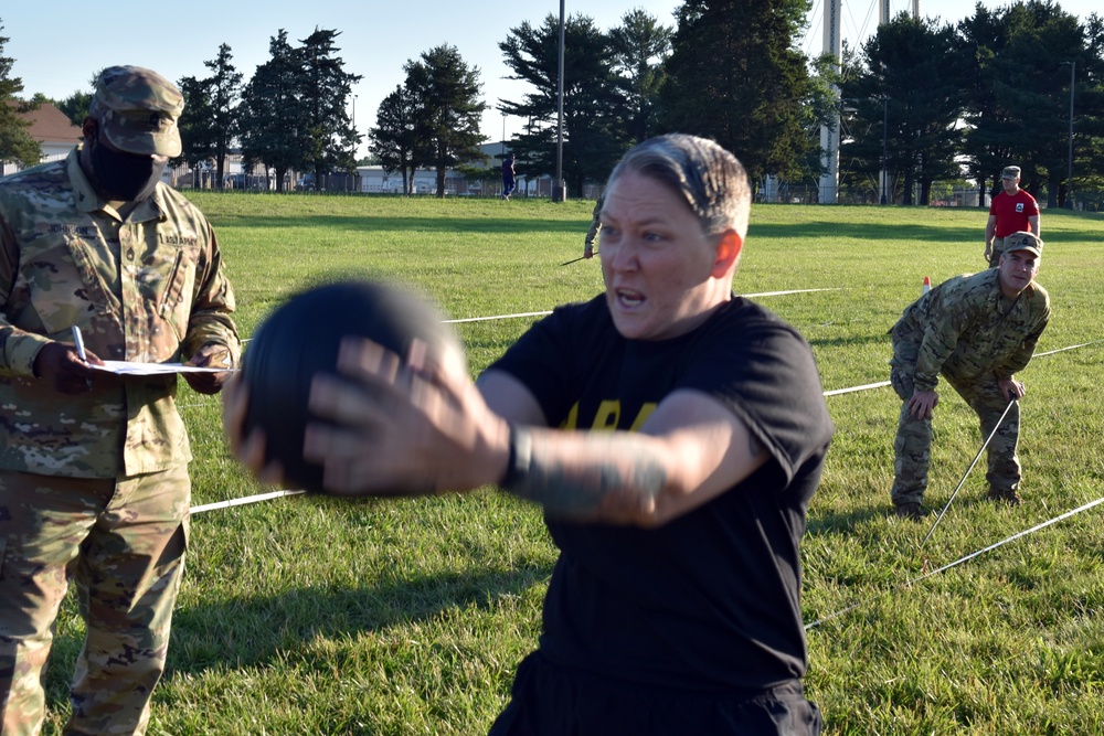 ‘Patriot’ Brigade Soldiers conduct First Army’s S/SGT Curtis F. Stroup Standing Power Throw (STP) event