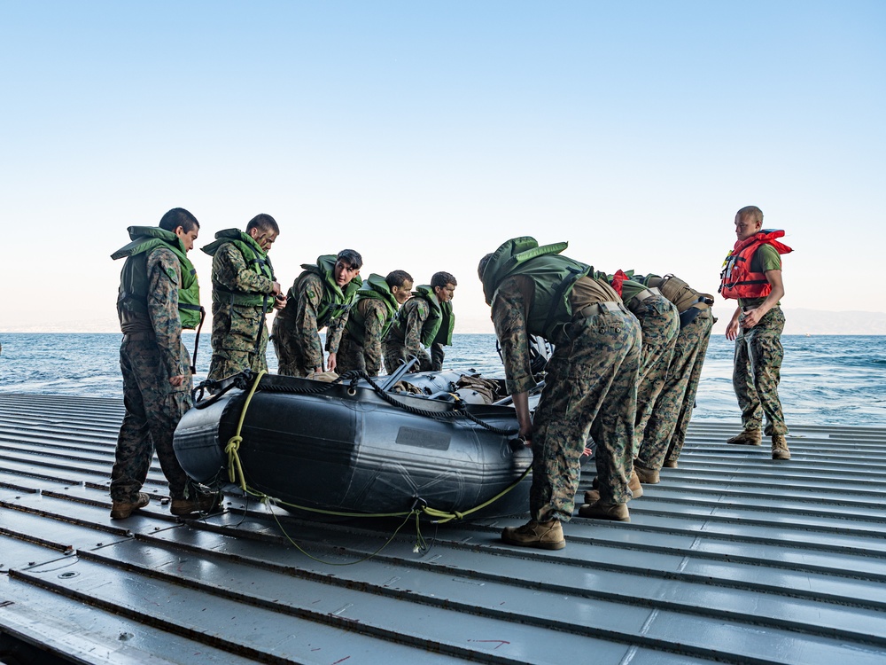 BLT 1/4 Marines conduct small boat raid training