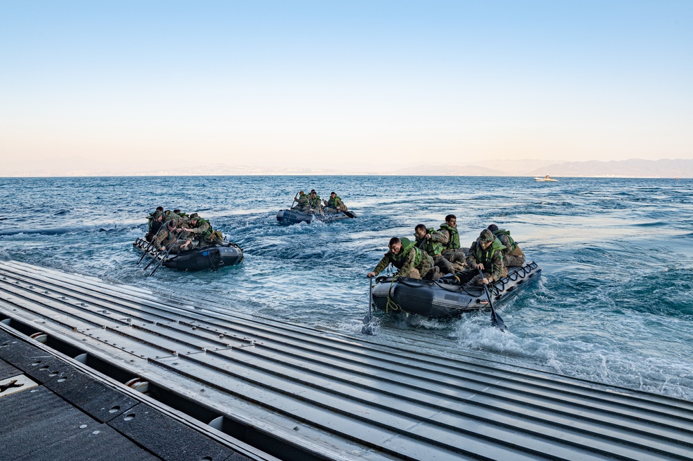 BLT 1/4 Marines conduct small boat raid training