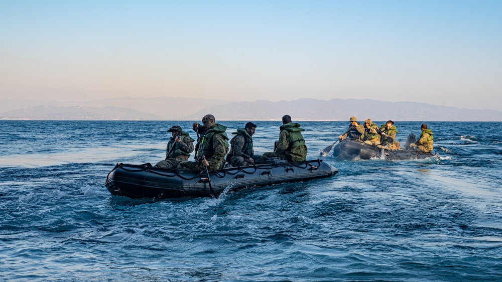 BLT 1/4 Marines conduct small boat raid training