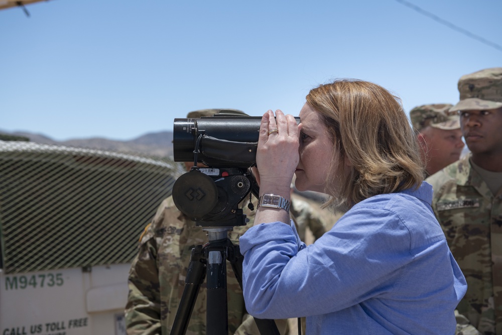 DSD Hicks Visits Southwest Border in Arizona