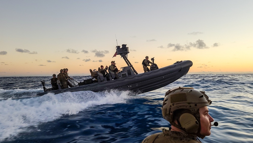 15th MEU Marines, Sailors rehearse small boat maneuvers