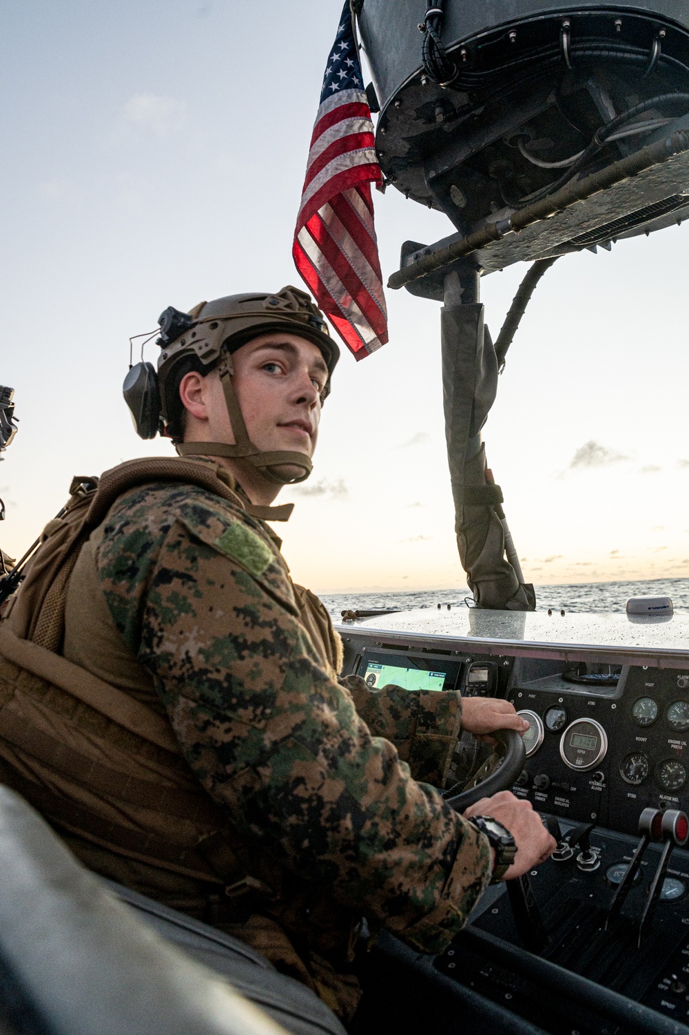 15th MEU Marines, Sailors rehearse small boat maneuvers