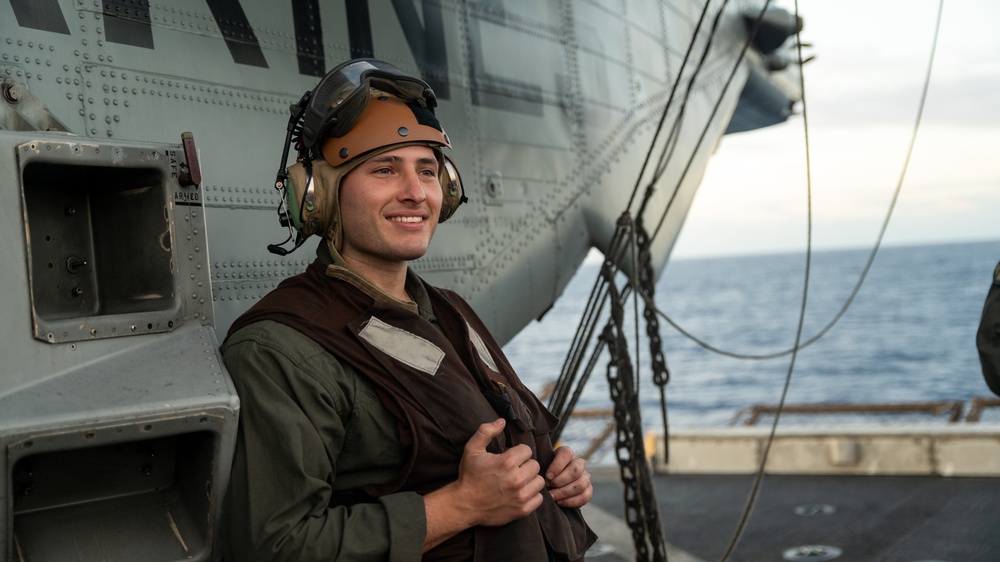 15th MEU Marines conduct flight operations aboard USS San Diego