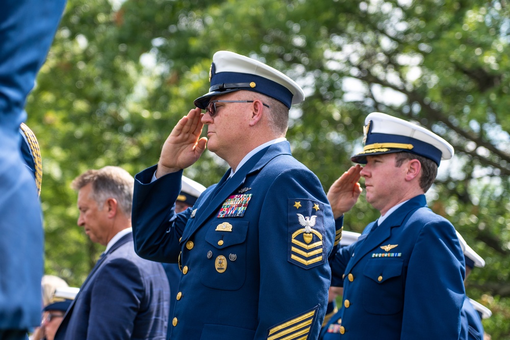 Lt. j.g. Morgan Garrett laid to rest at Arlington National Cemetery