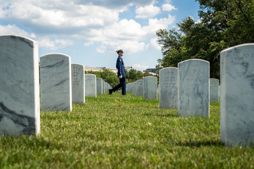 Lt. j.g. Morgan Garrett laid to rest at Arlington National Cemetery