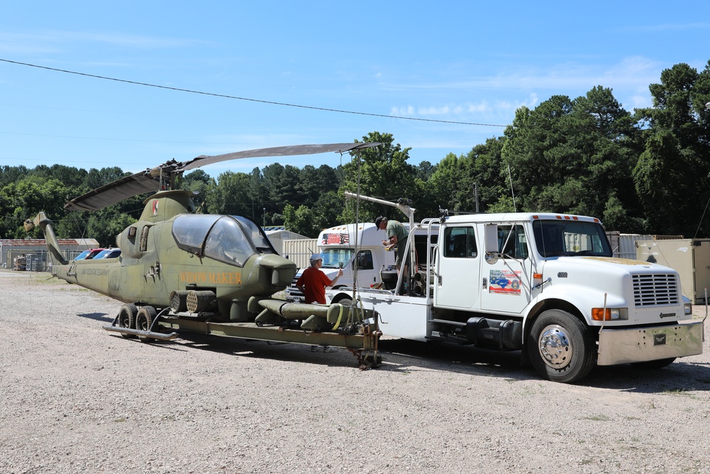 NC Vietnam Helicopter Pilots Association Huey Cobra Delivery