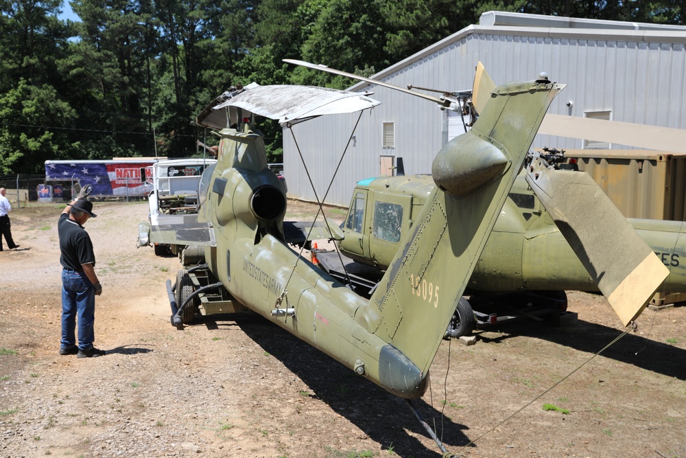 NC Vietnam Helicopter Pilots Association Huey Cobra Delivery