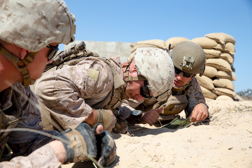 15th MEU Marines, Sailors conduct Claymore mine training