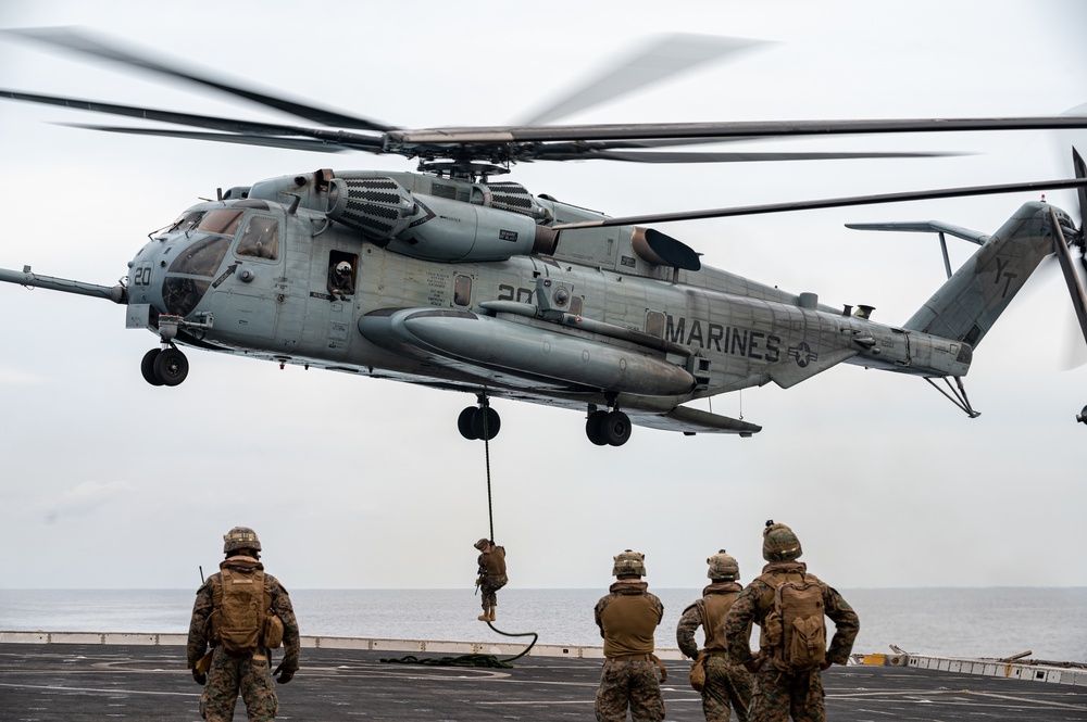 Charlie Company, BLT 1/4 Marines conduct fast-rope training