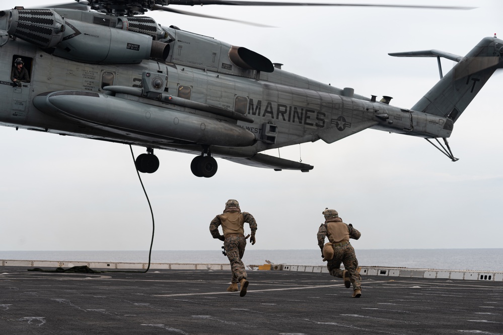 Charlie Company, BLT 1/4 Marines conduct fast-rope training