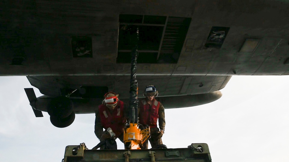 CLB-15 Marines conduct helicopter support team training
