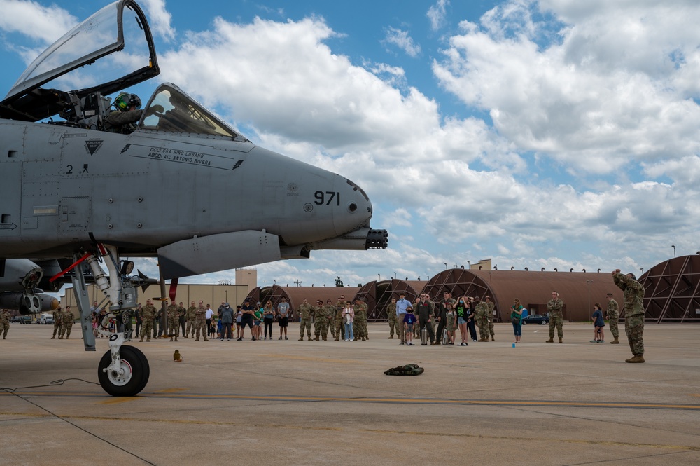51st FW/CC takes Fini-Flight