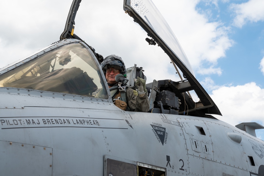 51st FW/CC takes Fini-Flight