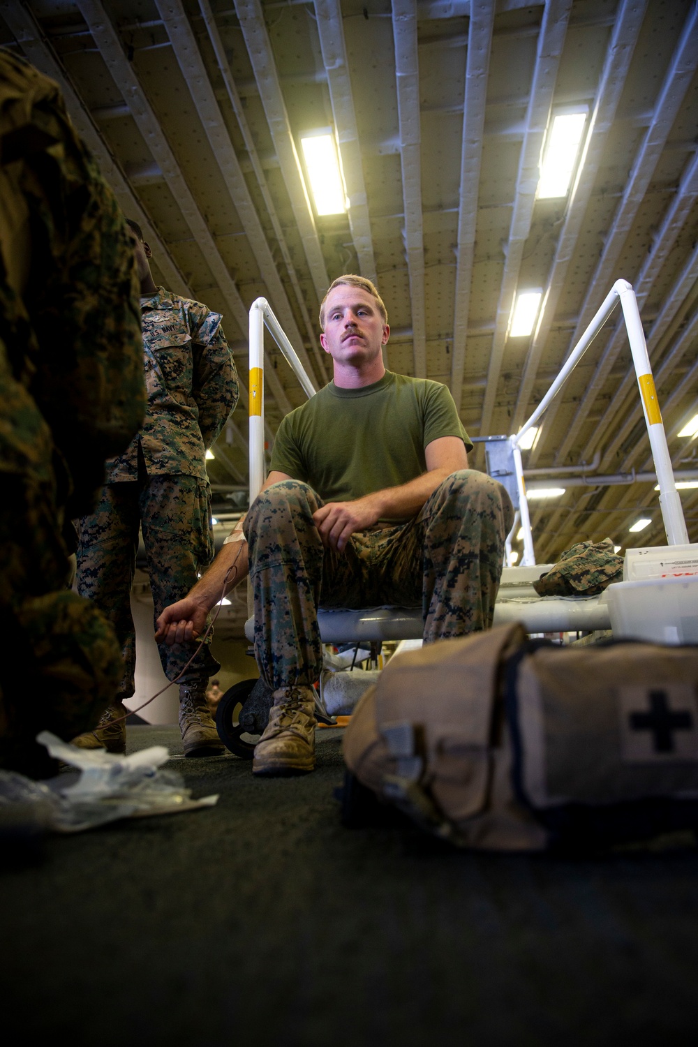 US Marines and Sailors conduct a live fresh old blood transfusion demonstration