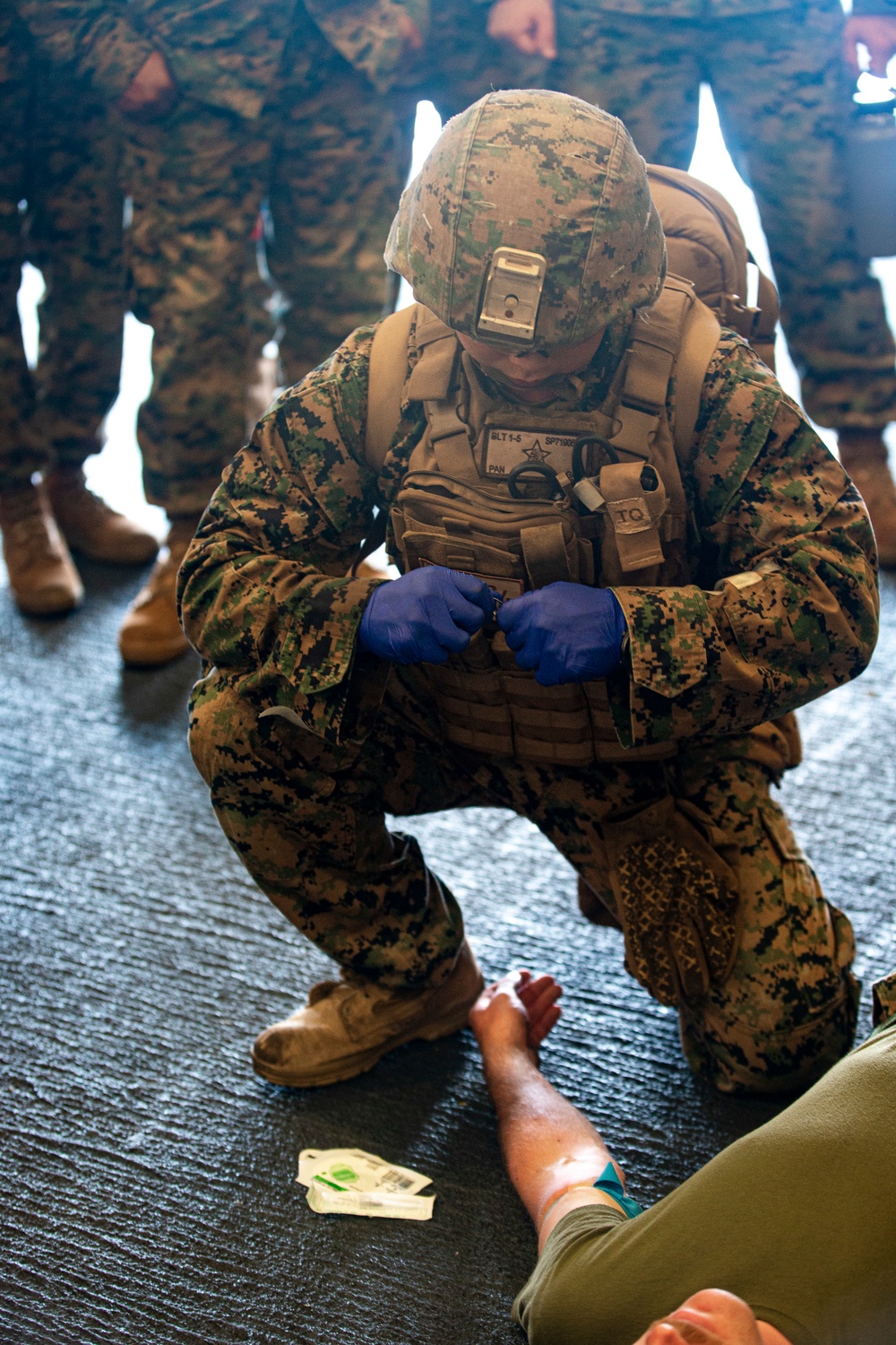 US Marines and Sailors conduct a live fresh old blood transfusion demonstration