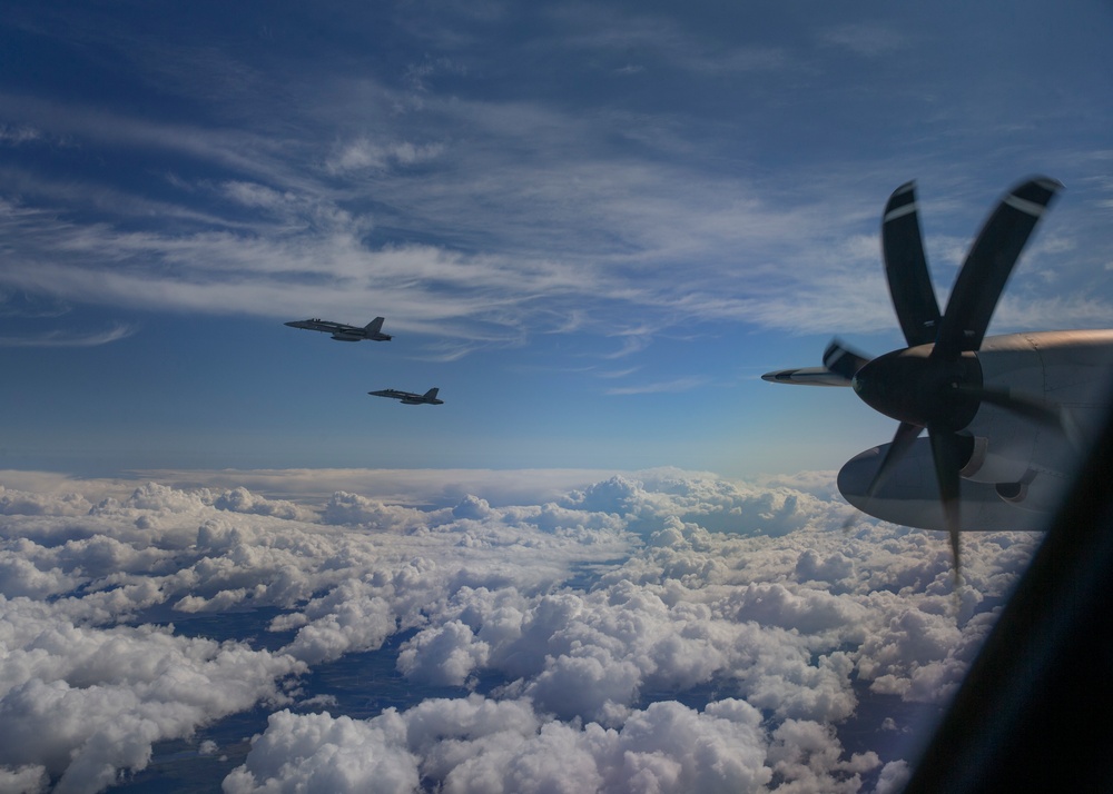 Finnish F-18 refueling on Marine KC-130