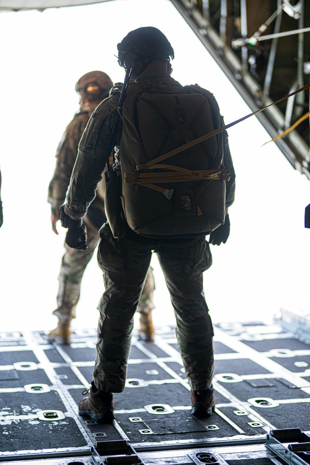 Guardsmen and Reservists use the Army's new parachute system