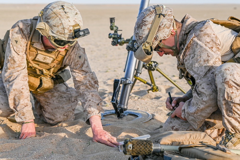 15th MEU Marines, Sailors conduct day, night mortar