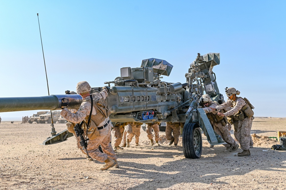 15th MEU Marines, Sailors fire Howitzer