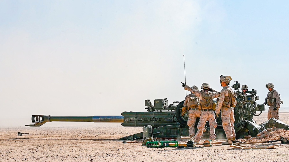 15th MEU Marines, Sailors fire Howitzer