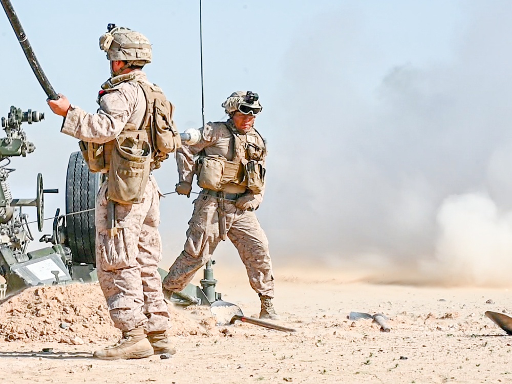 15th MEU Marines, Sailors fire Howitzer