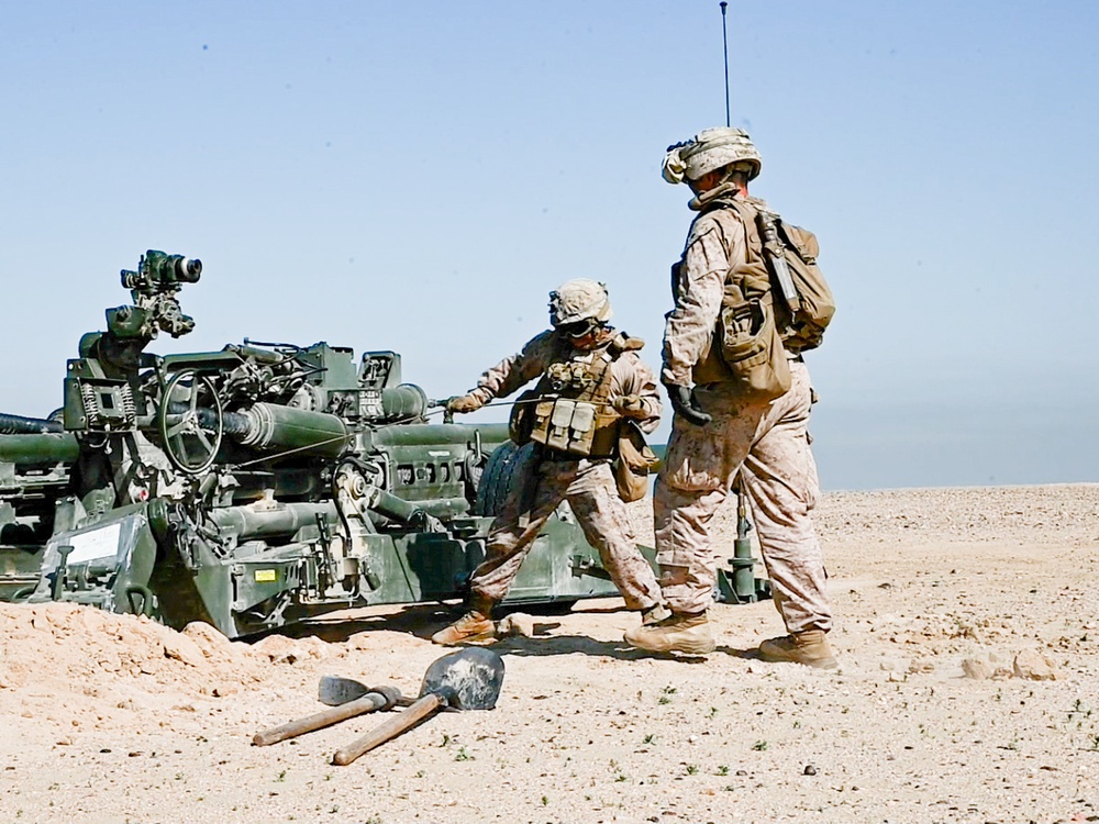 15th MEU Marines, Sailors fire Howitzer